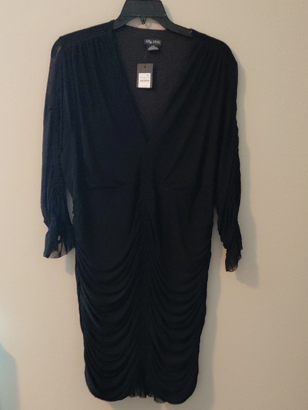 City Chic Black Ruched V-Neck Long Sleeve Dress